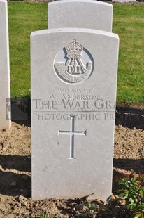MONT HUON MILITARY CEMETERY, LE TREPORT - ANDERSON, W